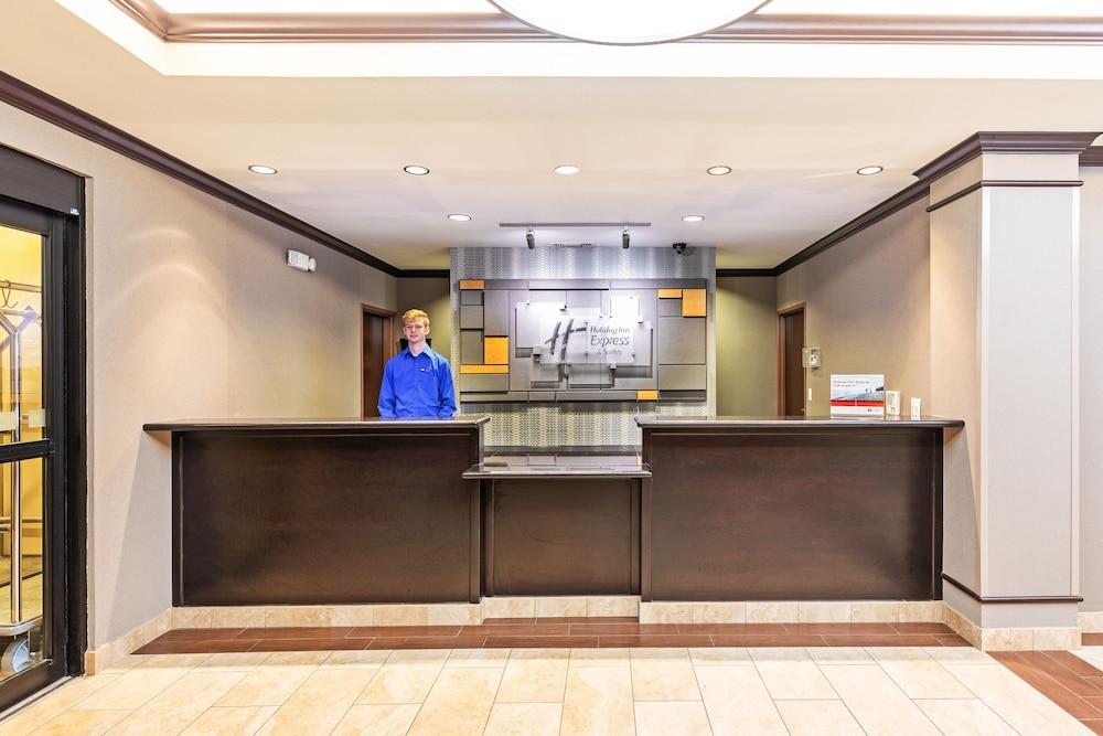 Holiday Inn Express Hotel & Suites Floresville By Ihg Exterior foto