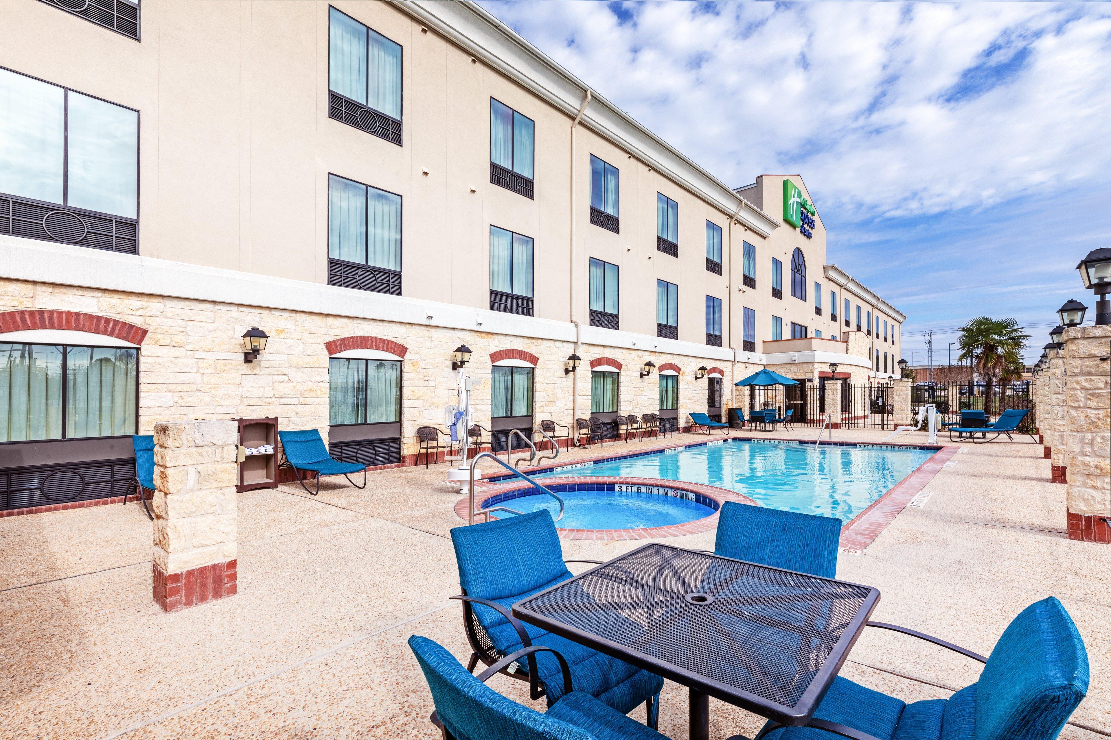 Holiday Inn Express Hotel & Suites Floresville By Ihg Exterior foto